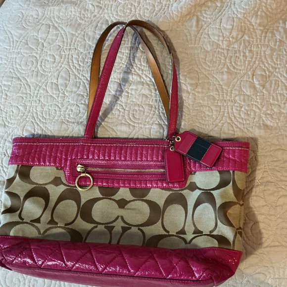 COACH Hot Pink and Tan Quilted Signature with two Hangtags Keychain - Picture 15 of 16